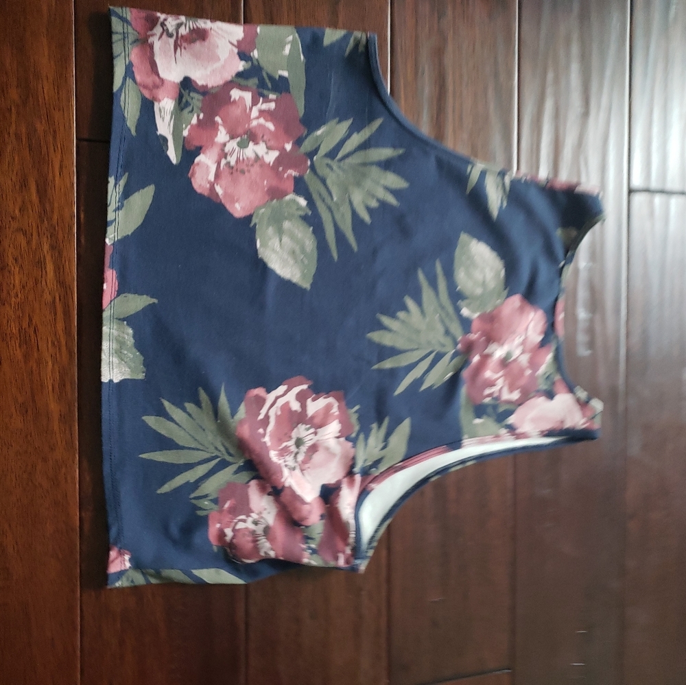 Navy & Burgundy Aeropostale Floral Crop Top